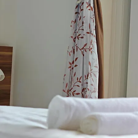 Hostal Self-check In Seeglueck Pörtschach am Wörthersee